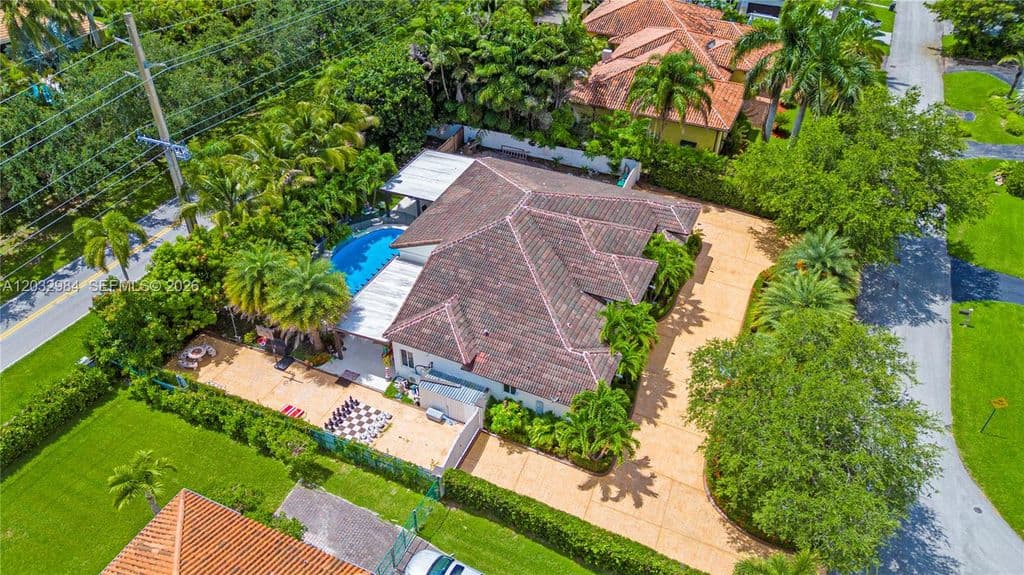4-bedroom Single-Family Home — 16601 SW 87th Ct