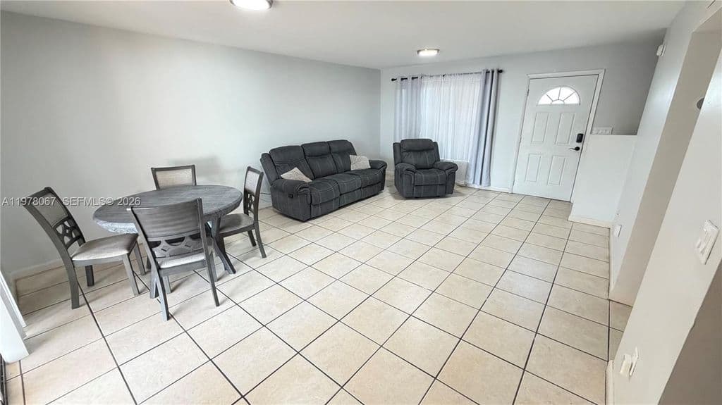 3-bedroom Property — 11249 SW 33rd Circle Pl