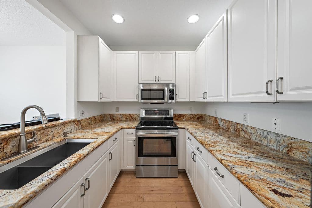 3-bedroom Property — 4316 Blowing Point Place
