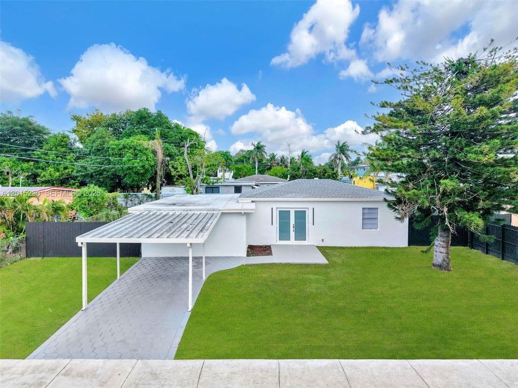 4-bedroom Single-Family Home — 12621 NW 22nd Ct