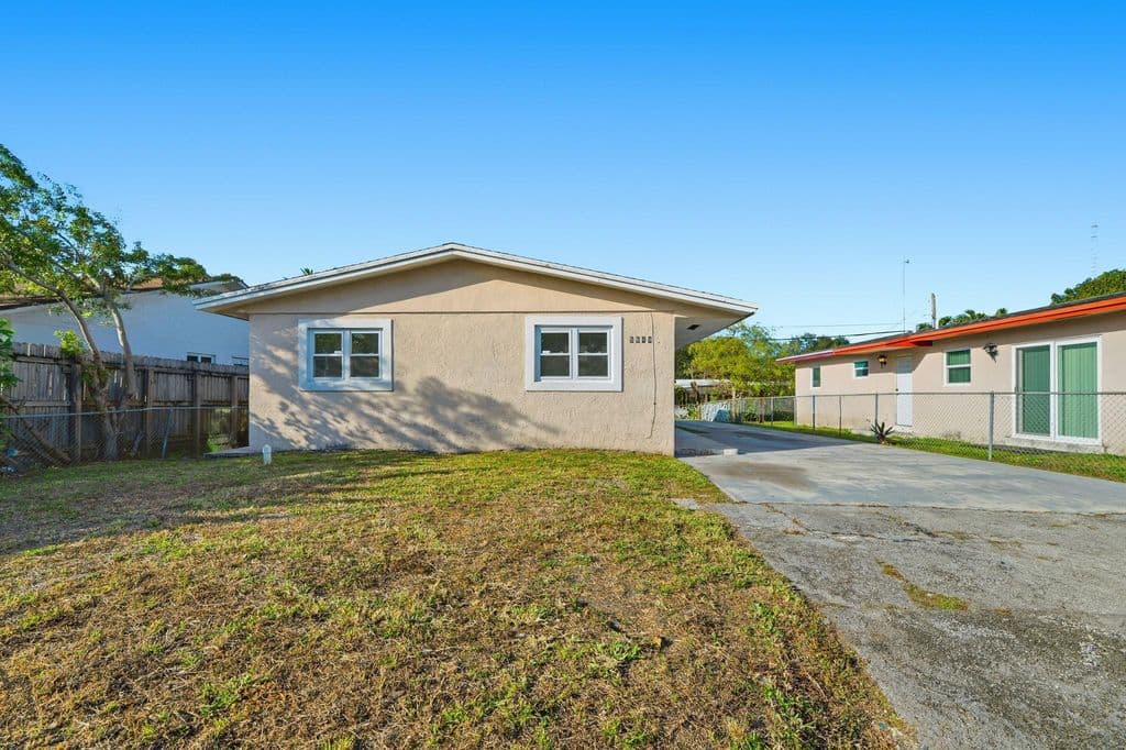 3-bedroom Single-Family Home — 5649 SW 36th Court