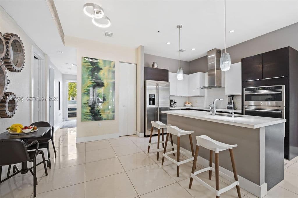 3-bedroom Condo — 10305 NW 63rd Ter APT 105