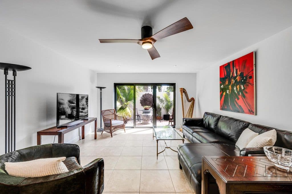 2-bedroom Property — 547 NE 7th Avenue #3a