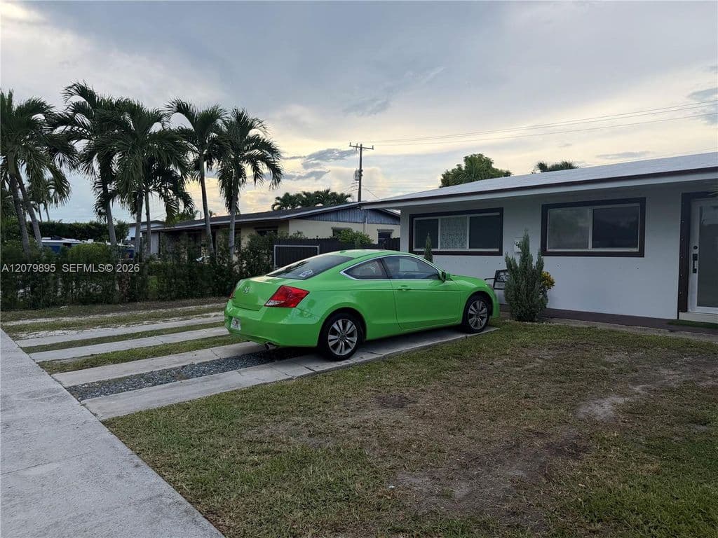 4+1 Müstakil ev — 10411 SW 51st St