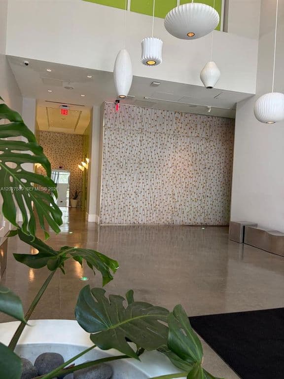 2-bedroom Condo — 133 NE 2nd Ave APT 913
