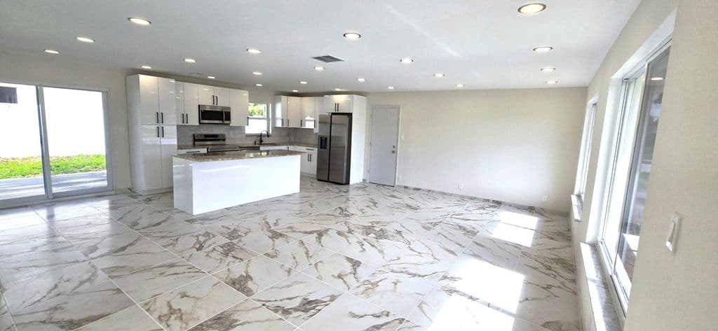 3+1 Müstakil ev — 303 SW 33RD Terrace