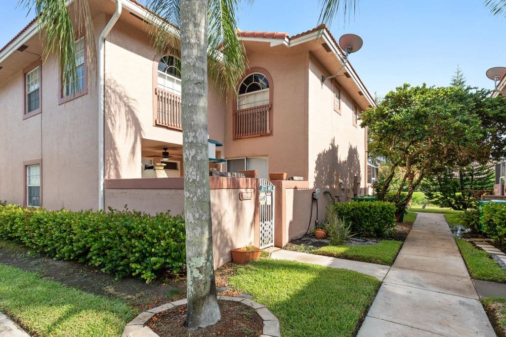 3-bedroom Property — 11912 ROYAL PALM Boulevard