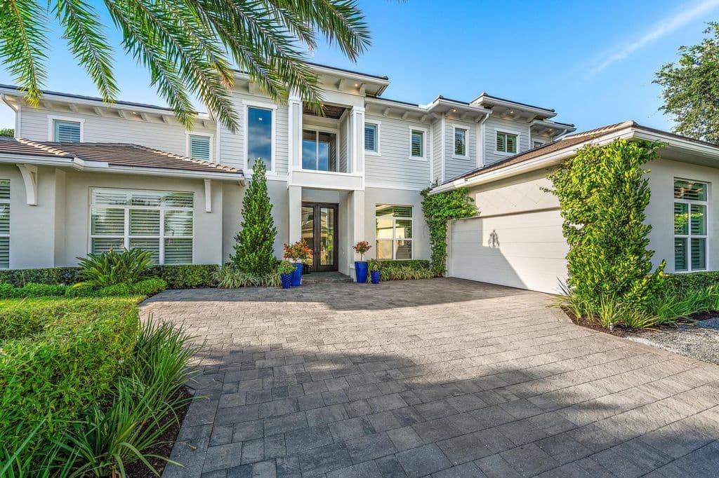 5-bedroom Single-Family Home — 2169 Driftwood Circle