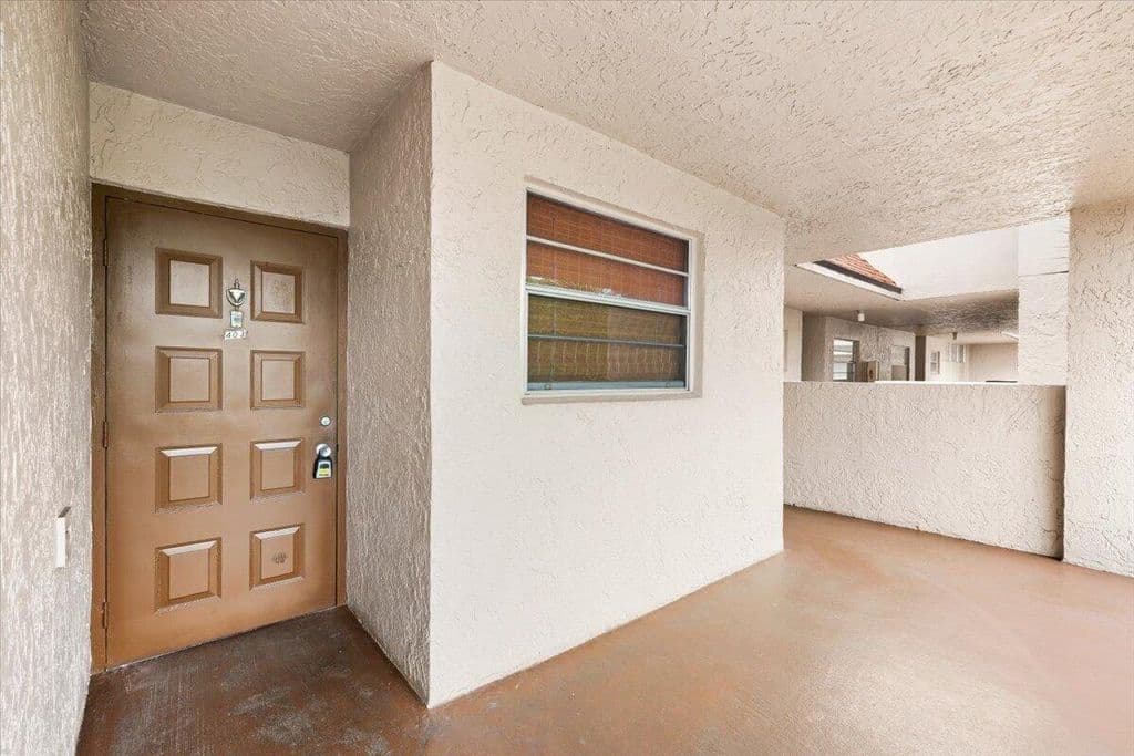 3-bedroom Condo — 1831 Sabal Palm Drive #403