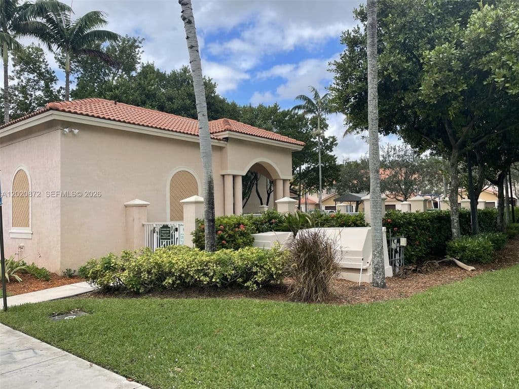 2+1 Mülk — 8835 S Isles Cir