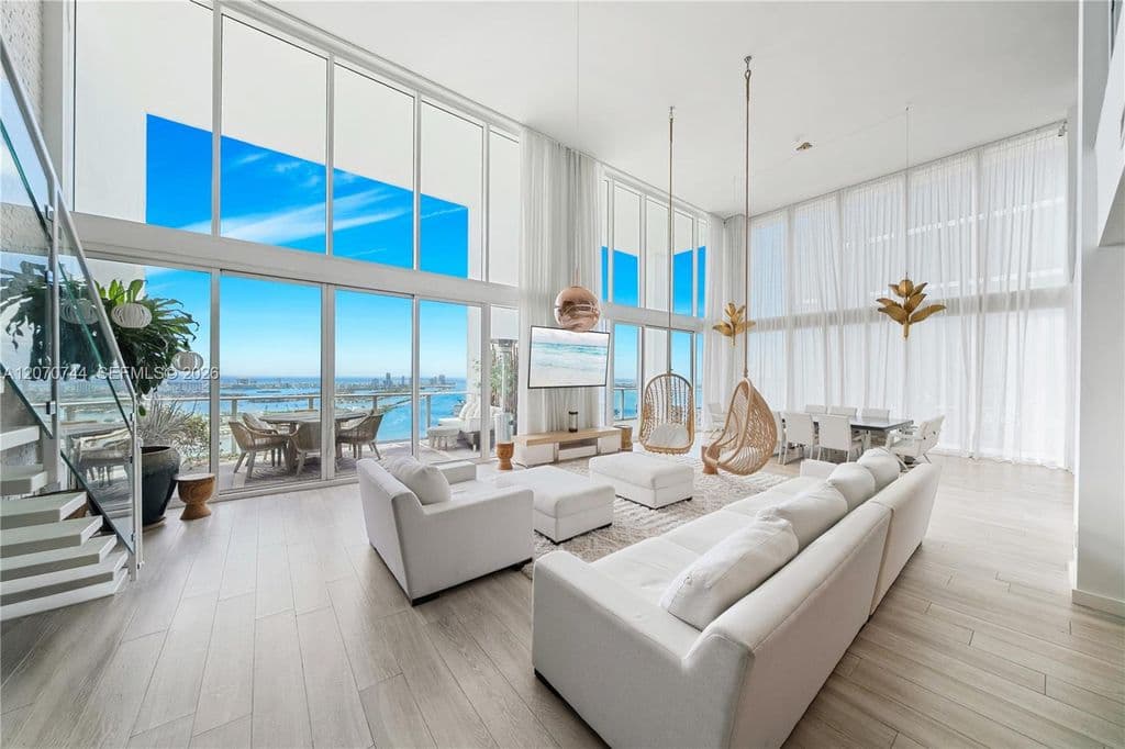 6-bedroom Condo — 1040 Biscayne Blvd APT 4602