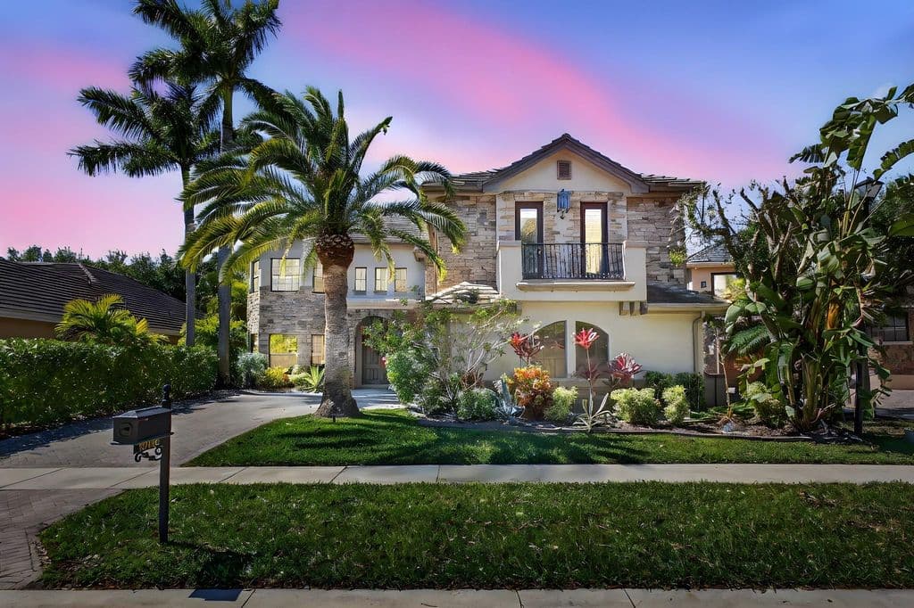 6-bedroom Single-Family Home — 10468 Trianon Place