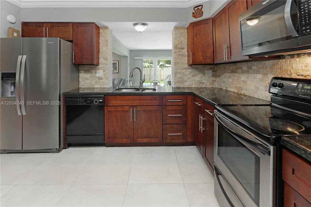 3+1 Müstakil ev — 1324 Washington St