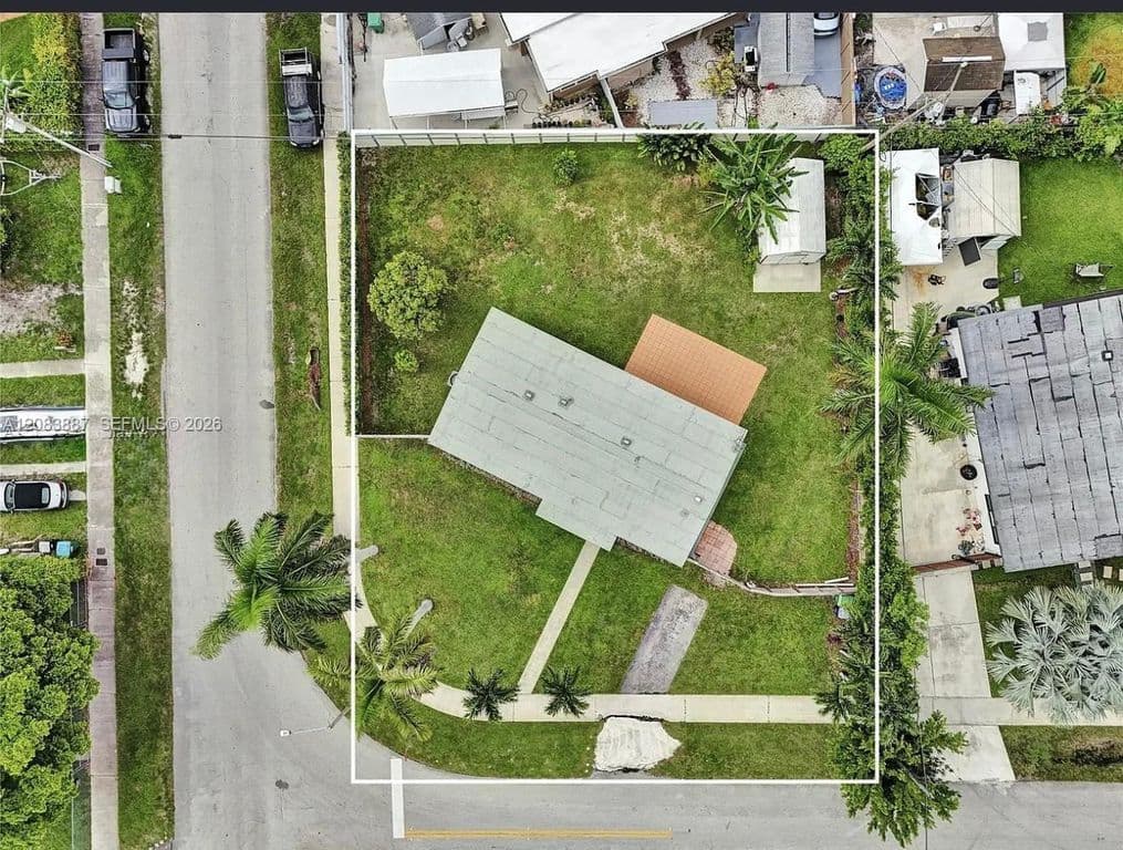 4+1 Müstakil ev — 11250 SW 46th St