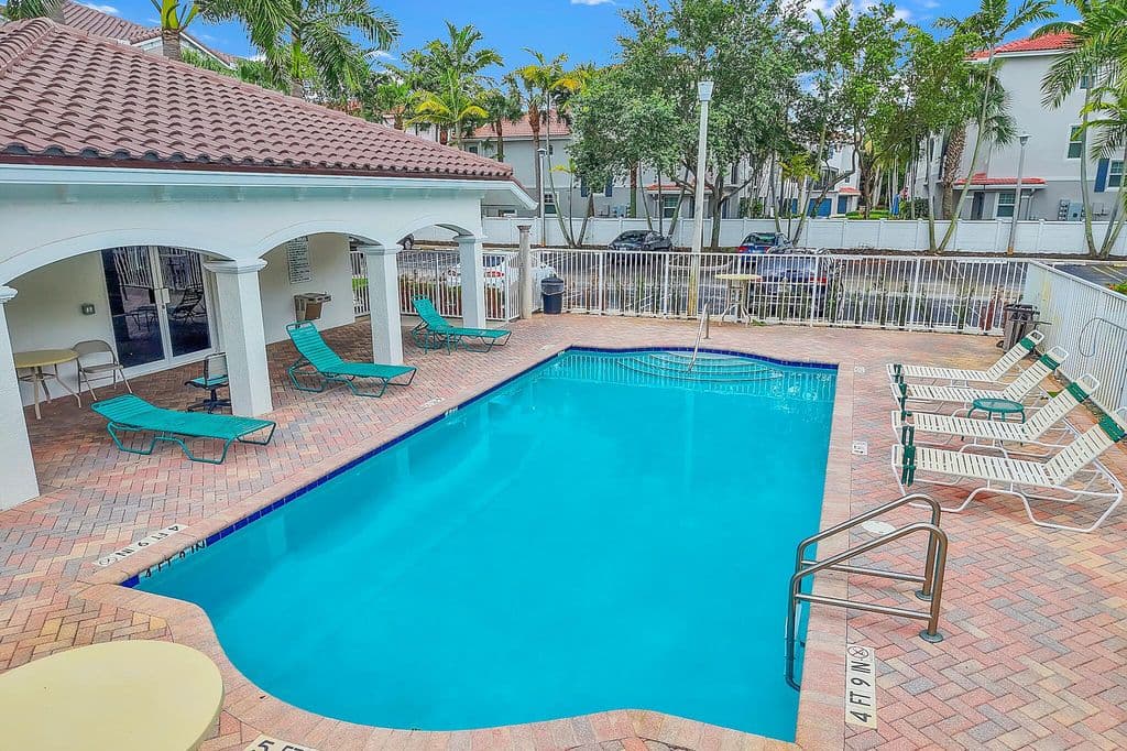 3-bedroom Property — 528 Bayfront Drive
