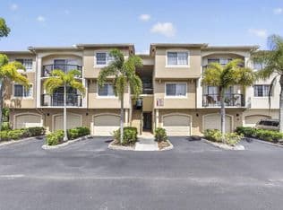 2+1 Condo — 800 S Crestwood Ct Court S #809, Royal Palm Beach, 33411
