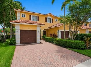 3-bedroom Townhouse — 1702 SW 81ST Terrace, Pompano Beach, 33068