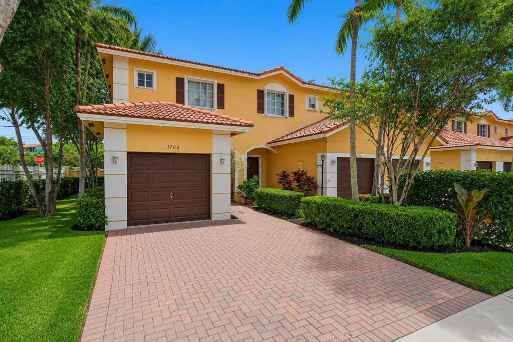 3-bedroom Property — 1702 SW 81ST Terrace