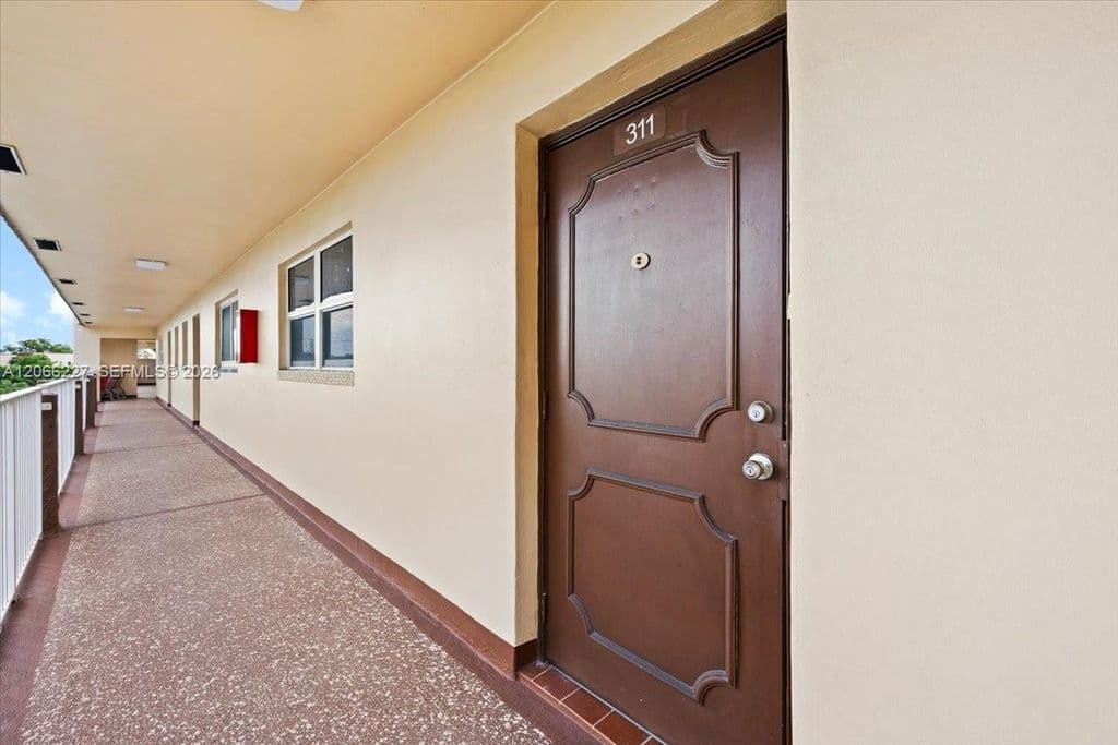 2-bedroom Condo — 2911 N Pine Island Rd APT 311