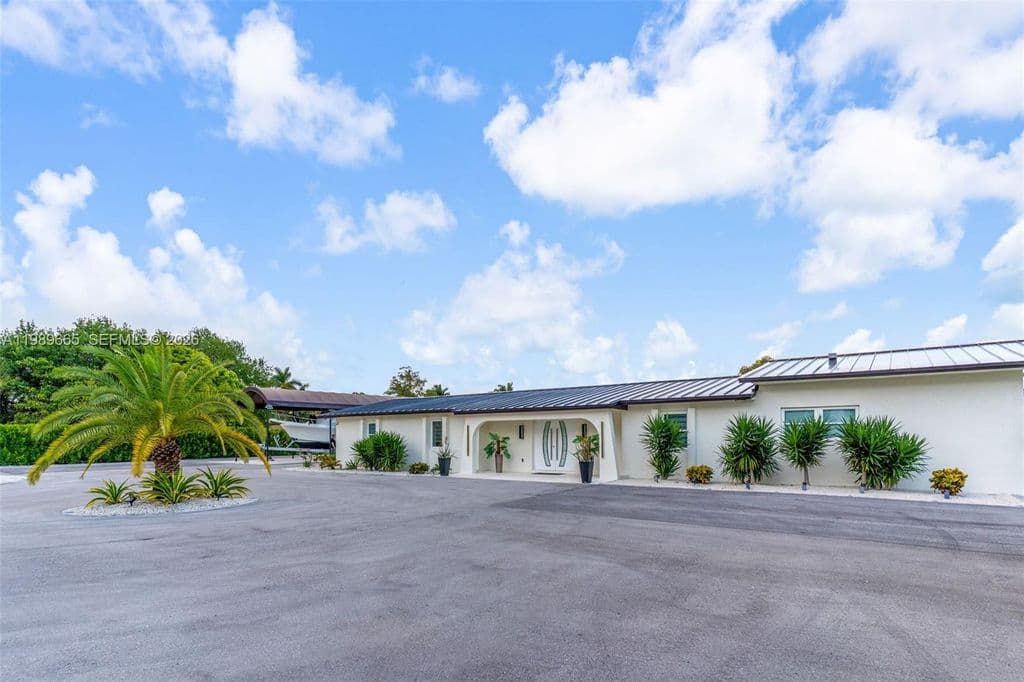 4+1 Müstakil ev — 24655 SW 212th Ave