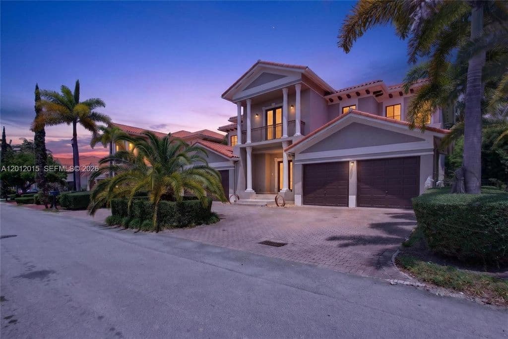 6+1 Müstakil ev — 18841 SW 74th Ct