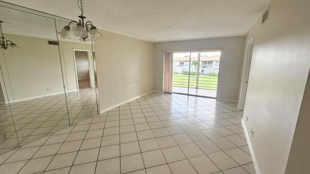 2+1 Condo — 9911 Sandalfoot Boulevard #116