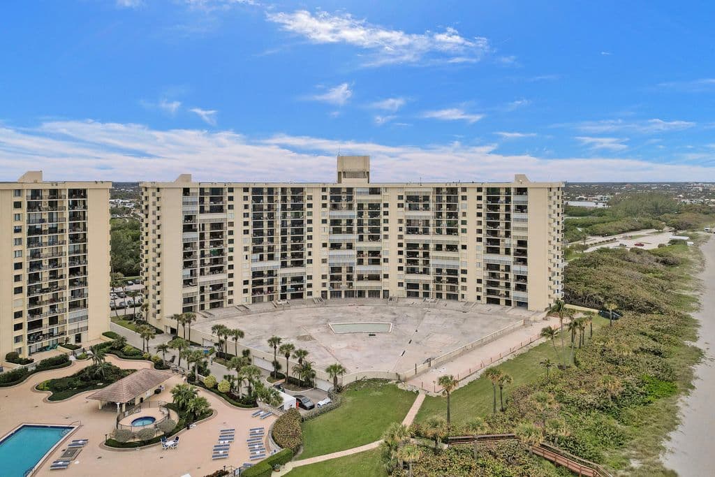 2-bedroom Condo — 400 Ocean Trail Way #308
