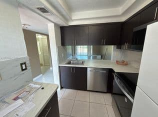 2-bedroom Condo — 3400 Foxcroft Rd APT 212, Miramar, 33025