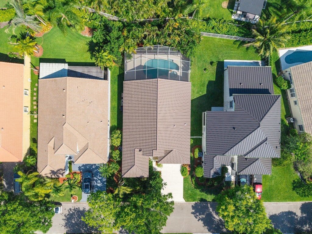 3-bedroom Single-Family Home — 2016 Island Circle