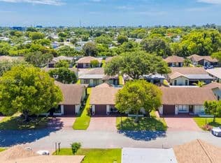 2-bedroom Single-Family Home — 1726 SW 20th Ter, Deerfield Beach, 33442