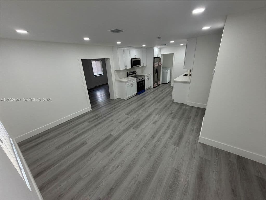 3+1 Müstakil ev — 13885 NW 5th Ave