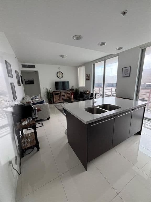 1+1 Condo — 7875 NW 107th Ave APT 504