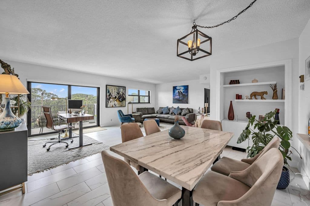 2-bedroom Condo — 1000 River Reach Drive #505