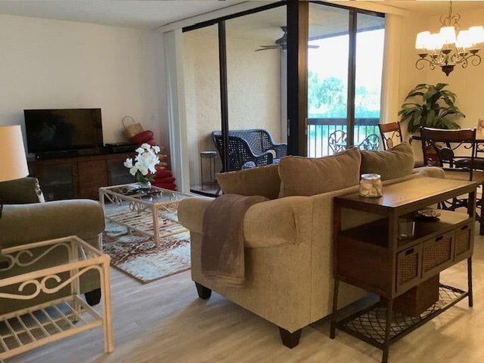 2-bedroom Condo — 450 Egret Circle #9209