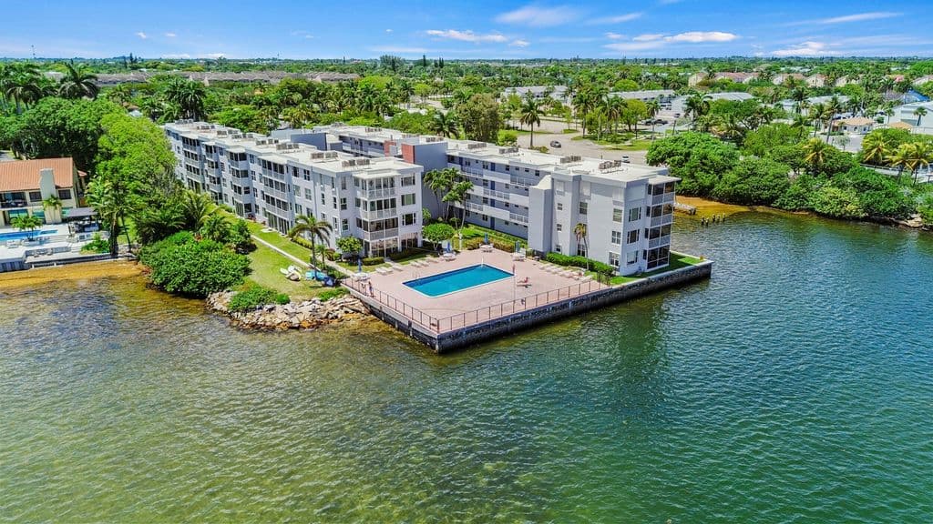 2+1 Condo — 1820 New Palm Way #308