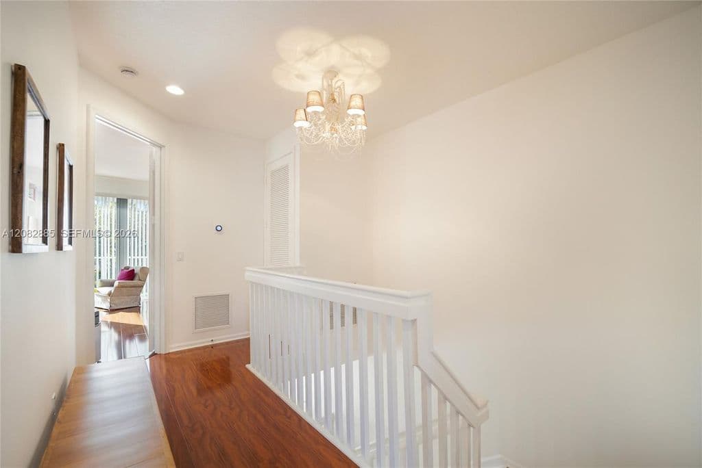 3+1 Mülk — 2656 NE 30th Pl