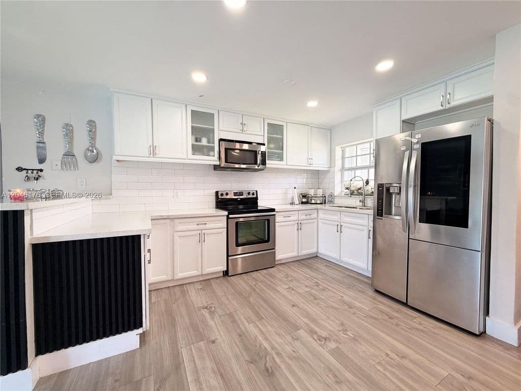 5+1 Müstakil ev — 17130 NW 42nd Ct