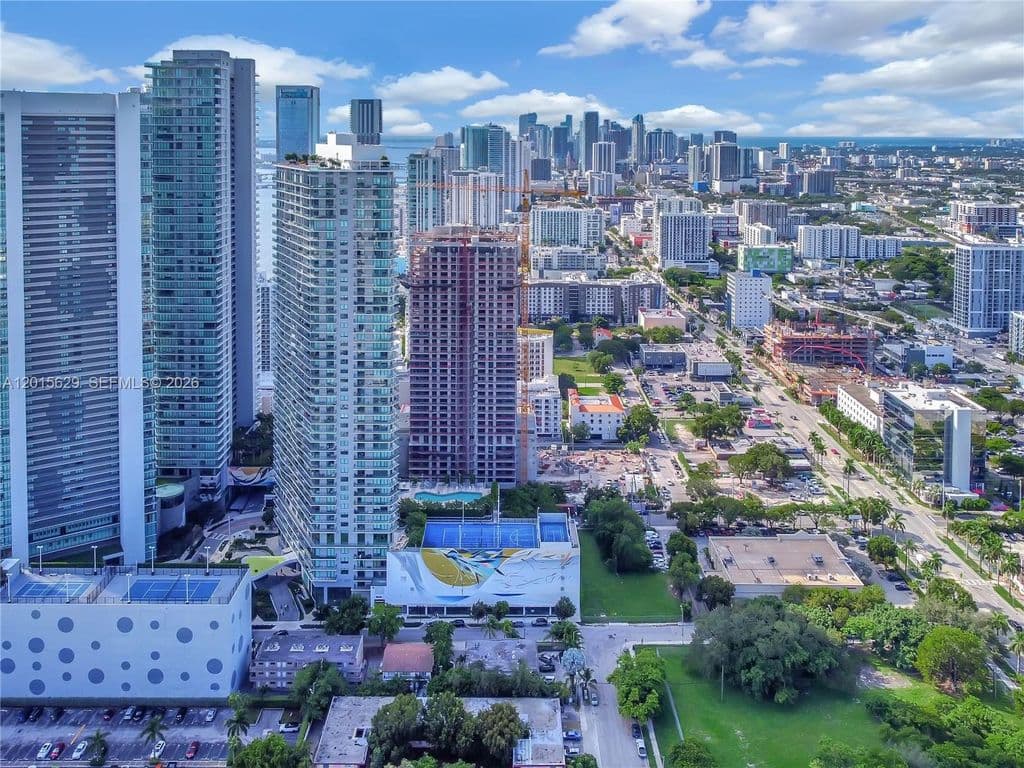 2+1 Condo — 501 NE 31st St Unit 608