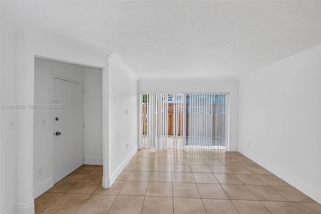 2+1 Condo — 4544 NW 79th Ave APT 1H
