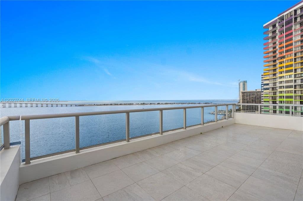 3-bedroom Condo — 1541 Brickell Ave APT C1607