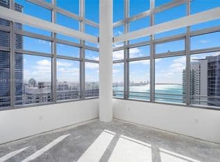 3-bedroom Condo — 1395 Brickell Ave #3410, Miami, 33131