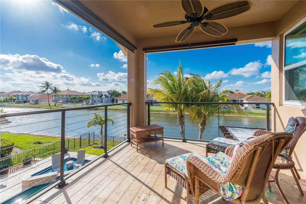 5+1 Müstakil ev — 3240 SW 190th Ave