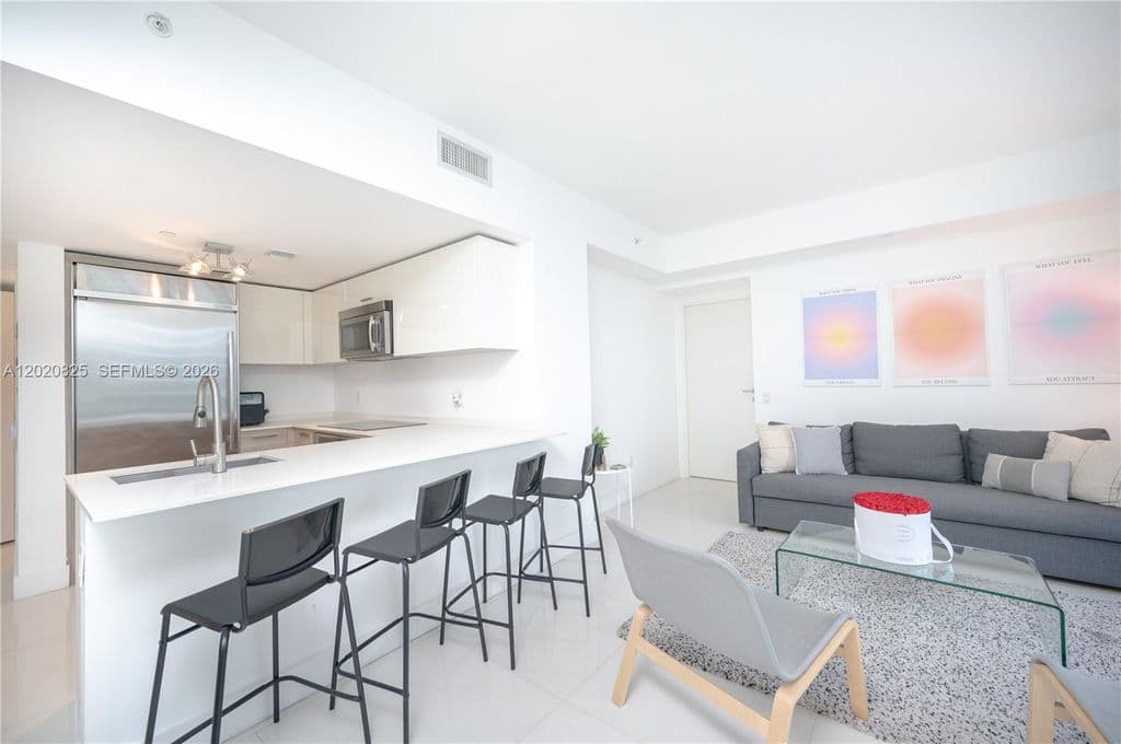 1-bedroom Condo — 1300 Brickell Bay Dr APT 1601
