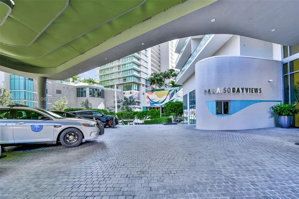 2+1 Condo — 501 NE 31st St Unit 608