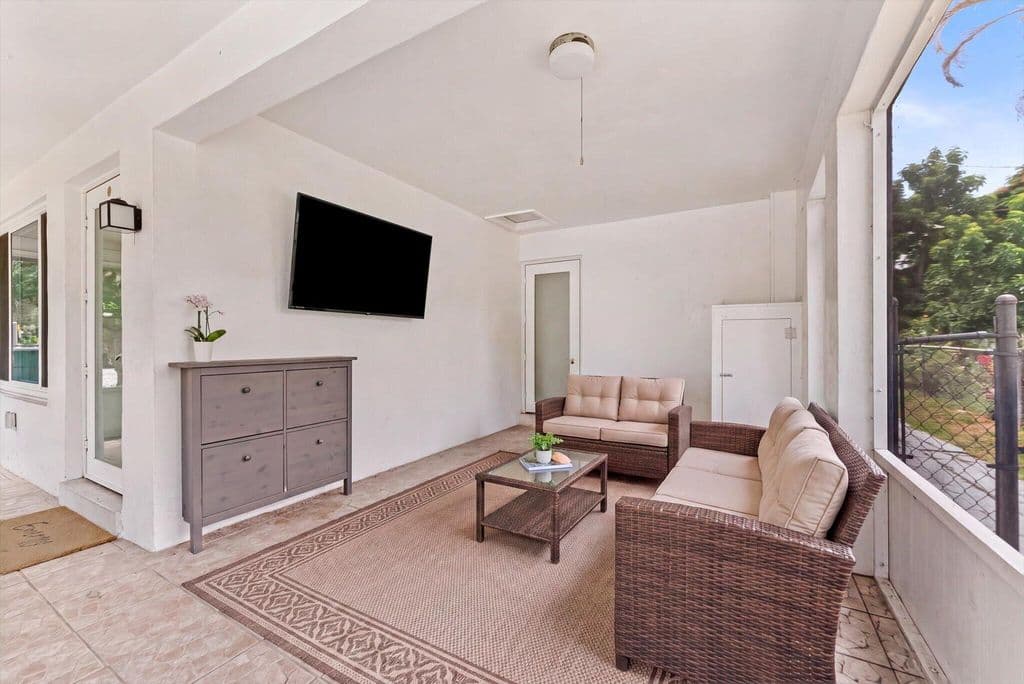 3-bedroom Single-Family Home — 4641 SW 25TH Terrace