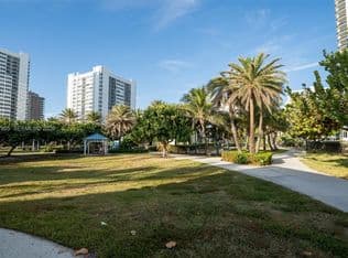 2+1 Condo — 1849 S Ocean Dr APT 1509, Hallandale, 33009