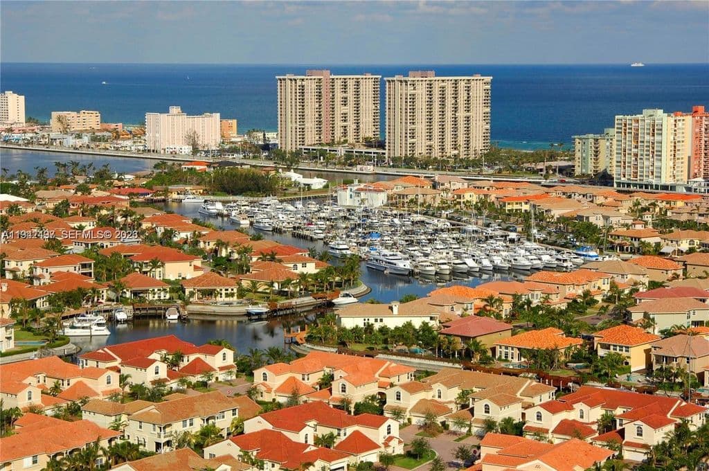 3-bedroom Property — 963 Harbor Vw S