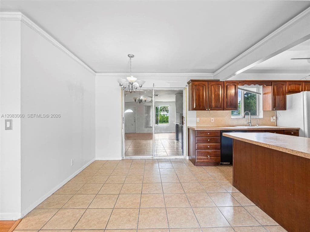 3+1 Müstakil ev — 3180 Carol Ave
