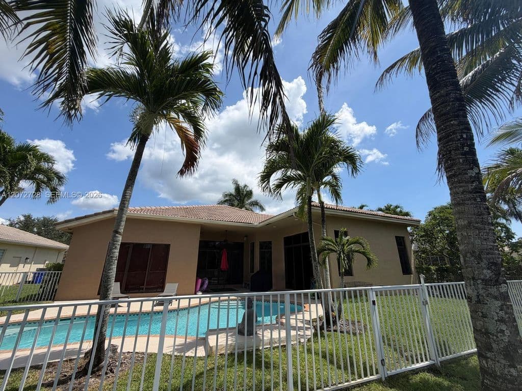 4+1 Müstakil ev — 19162 SW 65th St