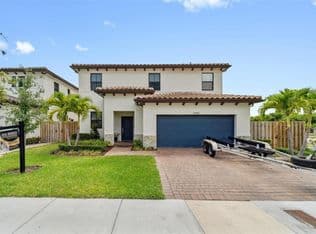 5-bedroom Single-Family Home — 24242 SW 119th Pl, Homestead, 33032